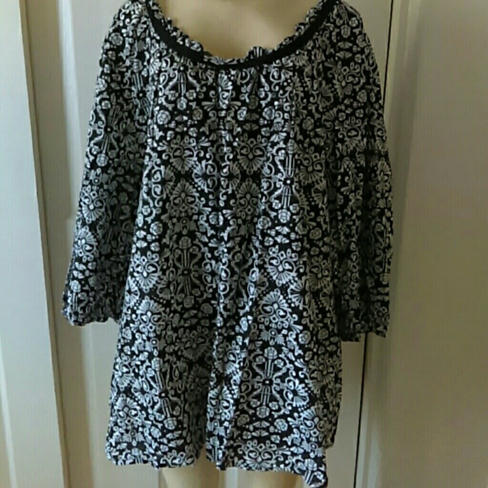 Liz & Me Black & White Top Plus Size 3X